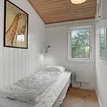 Holiday home 4 Bedroom Beautiful In Hvide Sande