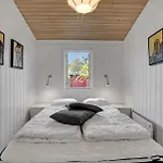 4 Bedroom Beautiful In *
