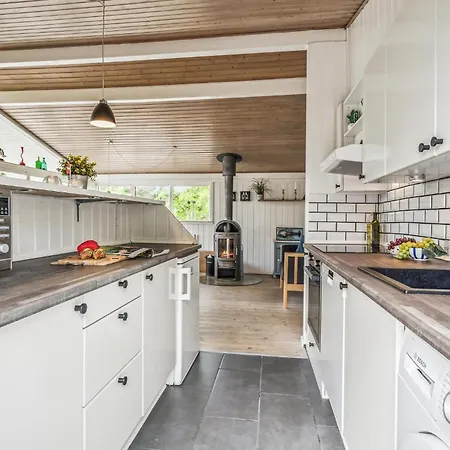 4 Bedroom Beautiful In Hvide Sande