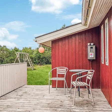 Casa de Férias 4 Bedroom Beautiful In Hvide Sande