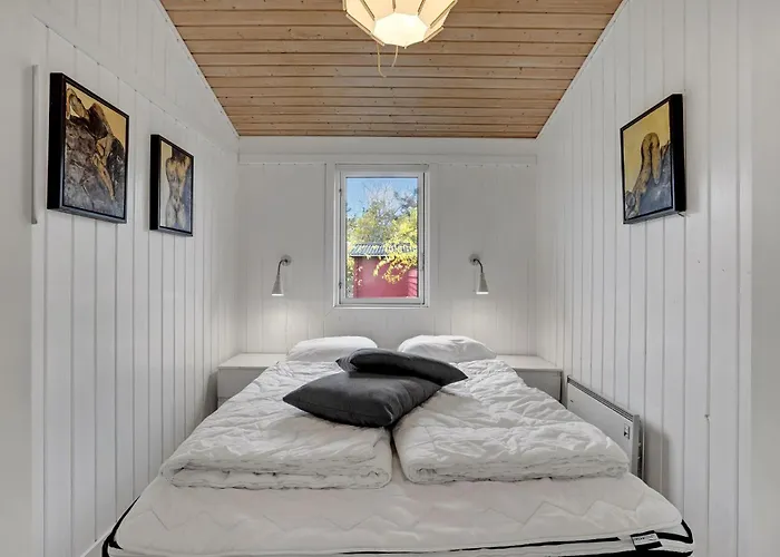 4 Bedroom Beautiful In *