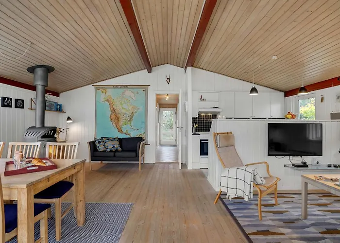 4 Bedroom Beautiful In *