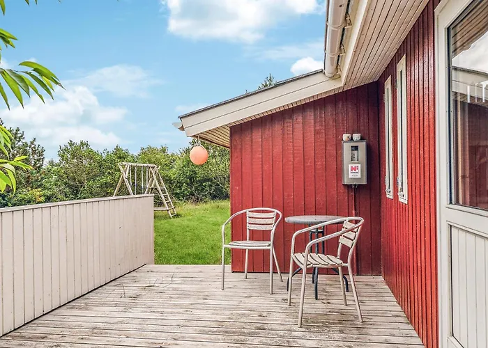 Casa de Férias 4 Bedroom Beautiful In Hvide Sande