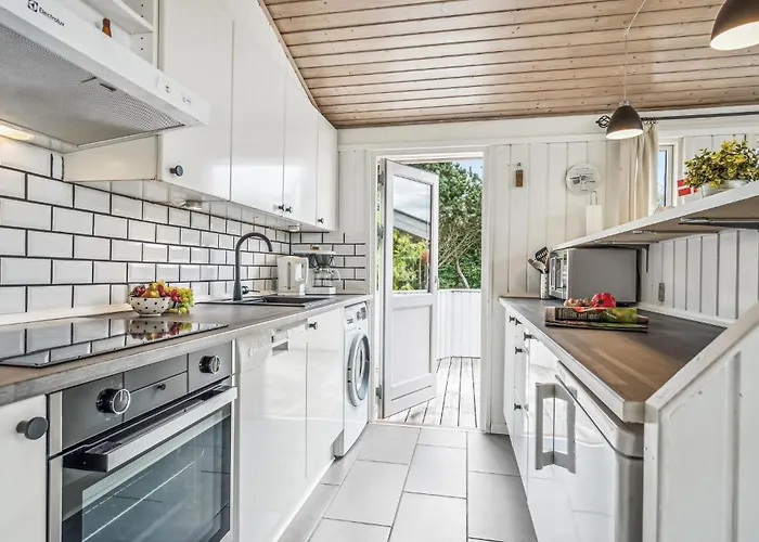4 Bedroom Beautiful In Hvide Sande