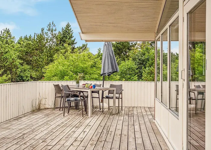 Casa de Férias 4 Bedroom Beautiful In Hvide Sande