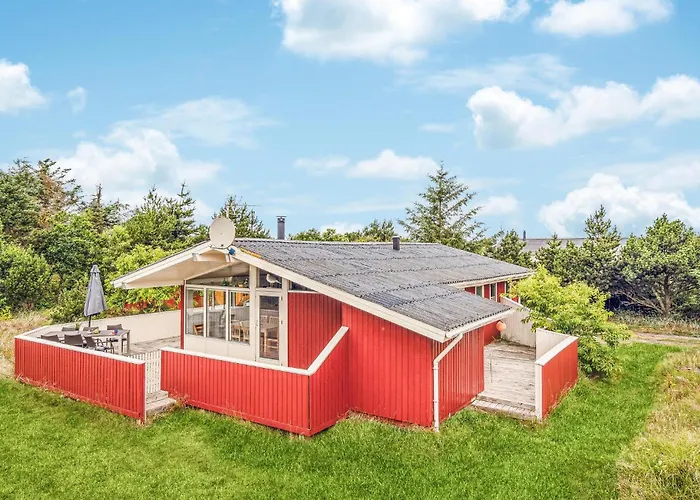 Casa de Férias 4 Bedroom Beautiful In Hvide Sande